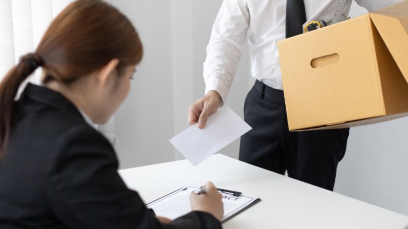 Un hombre deja su trabajo para evitar el agotamiento