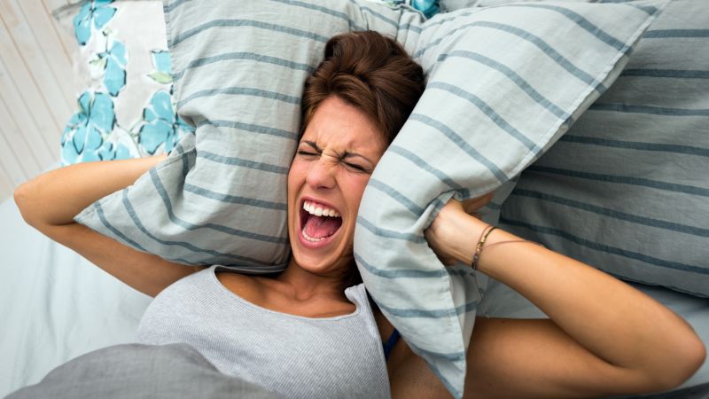 Una mujer con bloqueos que necesita una despolarización clásica.