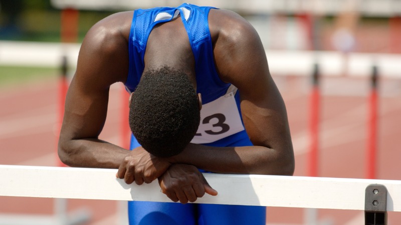 Un velocista que acaba de sufrir una dolorosa derrota y necesita despejarse