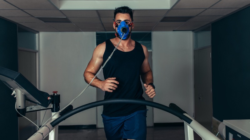 Hombre despolarizado que rinde sin esfuerzo
