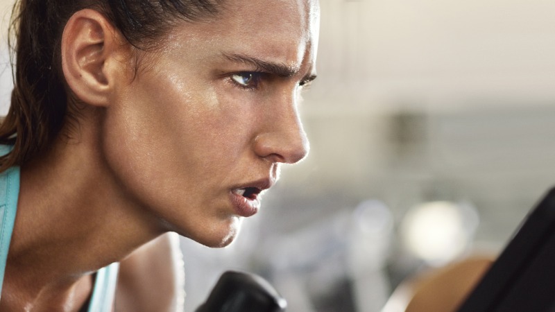 Una mujer lista para una sesión de coaching de despolarización