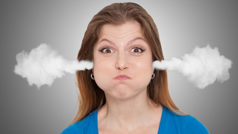 Una mujer cuyo potencial está bloqueado por su ira