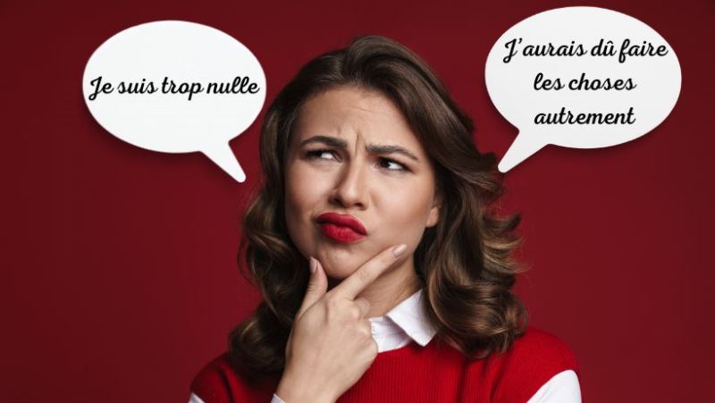 Una mujer desmotivada y con pensamientos negativos