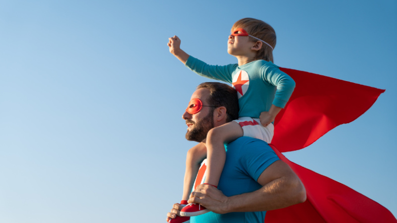 Un niño que quiere ser como su padre
